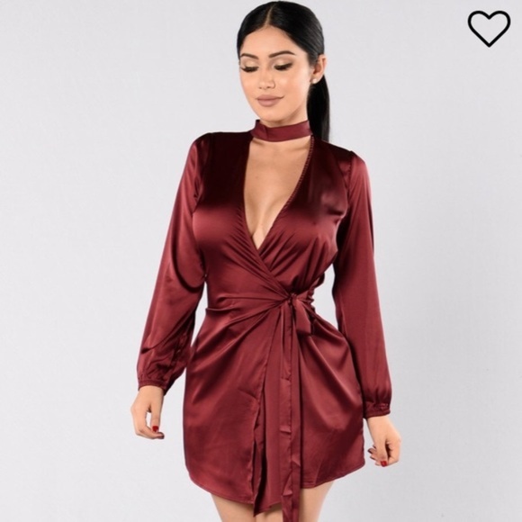 SIZE SMALL BURGUNDY SATIN DRESS - Picture 1 of 2